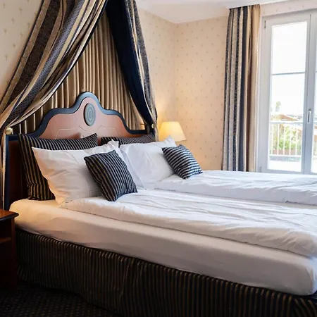 Dependance Stella Del By Restaurant Bellevue Au Hotel *