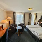Hotel Dependance Stella Del By Restaurant Bellevue Au *
